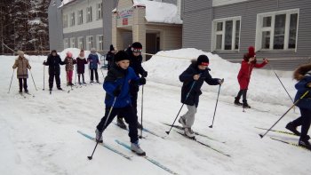 Лыжные гонки среди начальных классов.